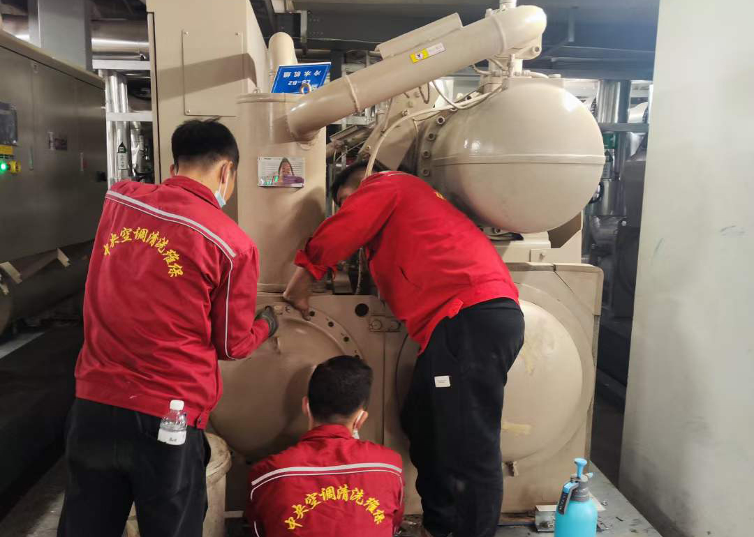  冷凝器通炮机：冷水机组冷凝器铜管清洗设备详解